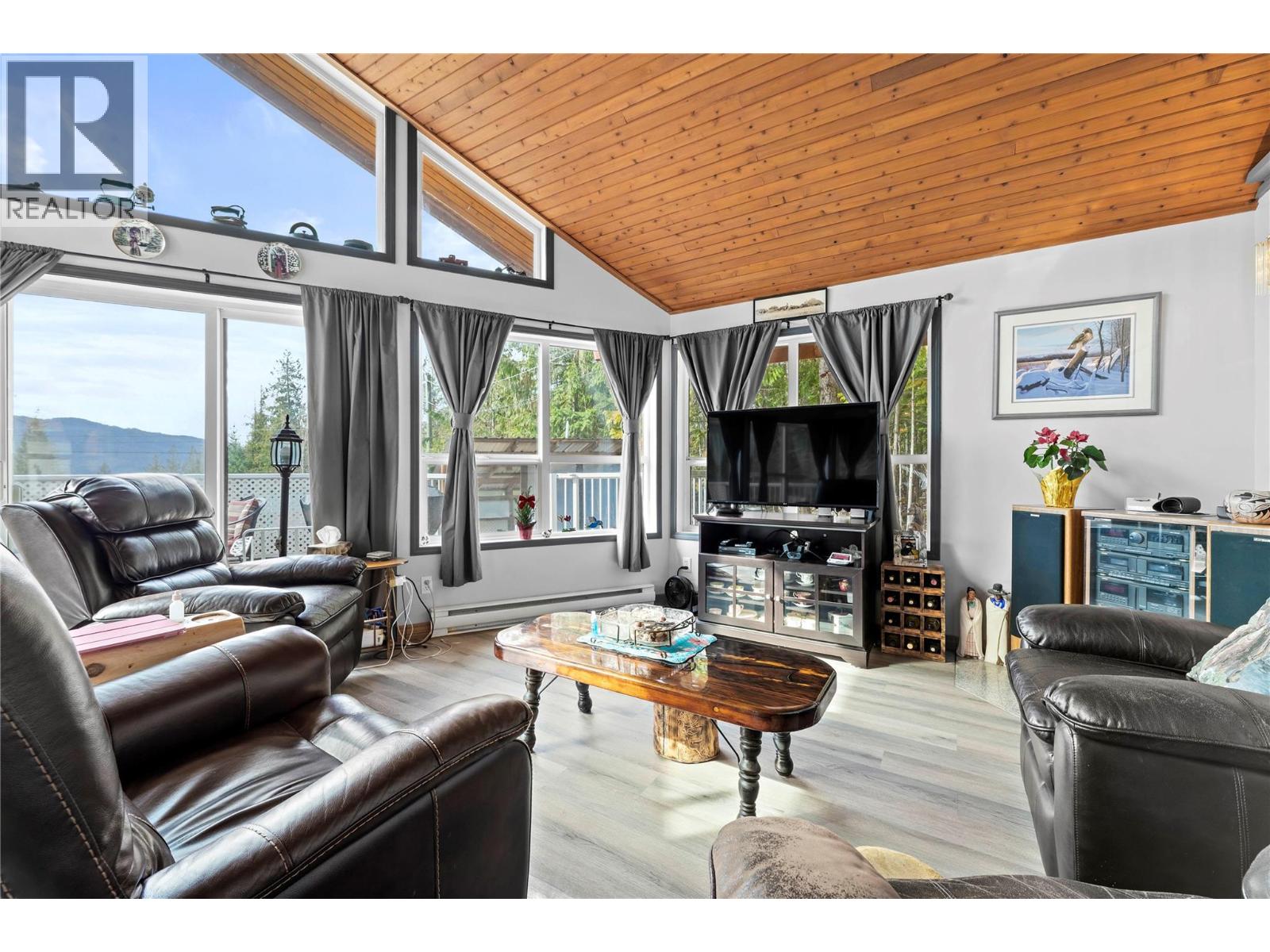 7241 ESTATE PLACE - 8