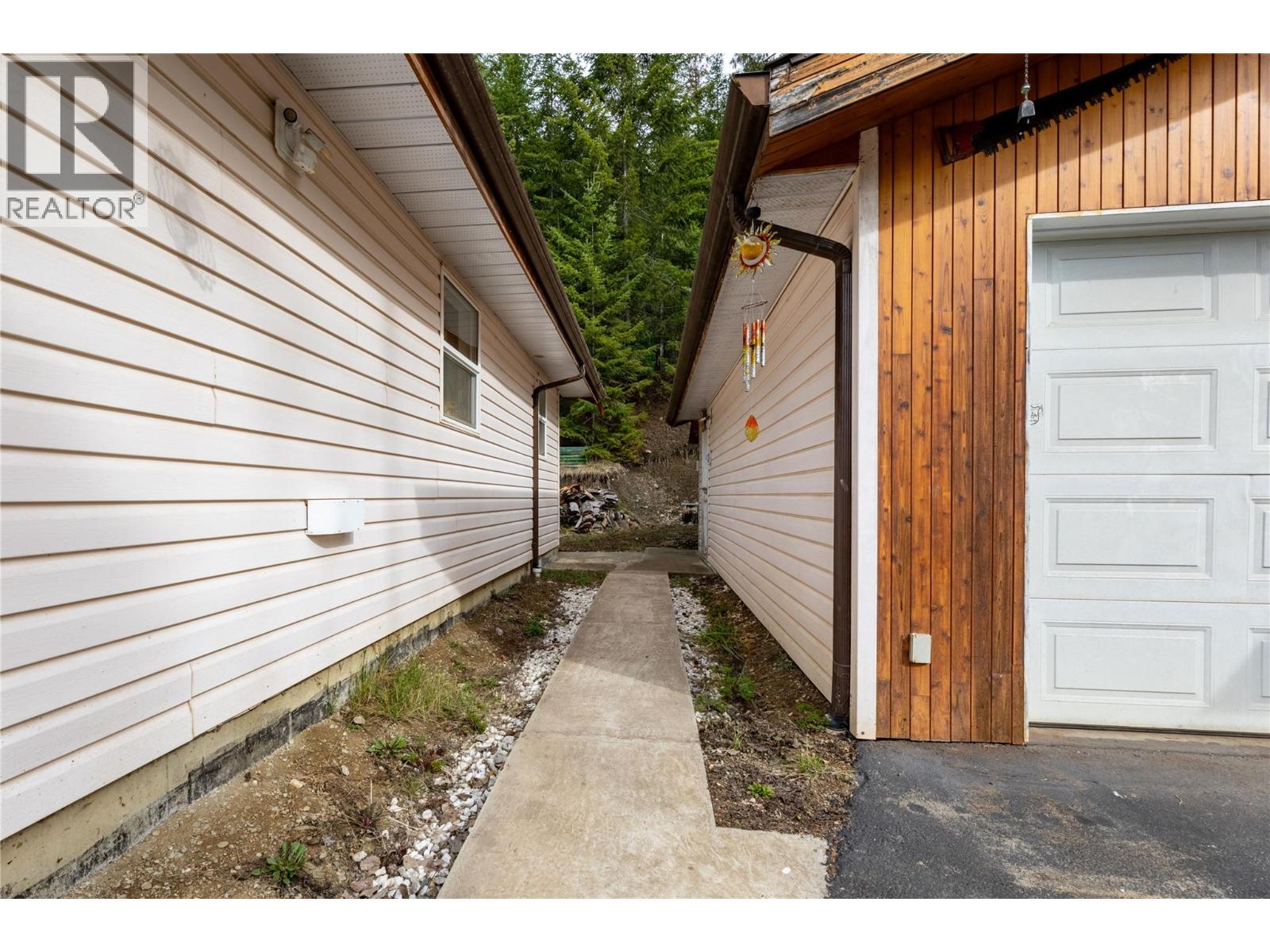 7241 ESTATE PLACE - 21