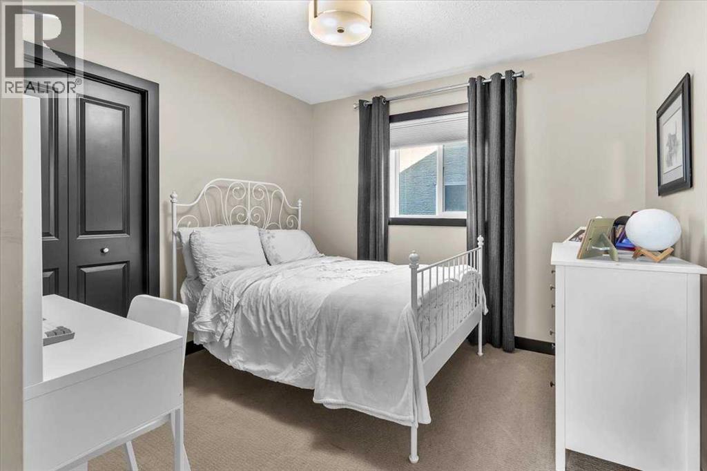 Single Family House for Sale in  Valley Pointe Way NW Valley Ridge Calgary 