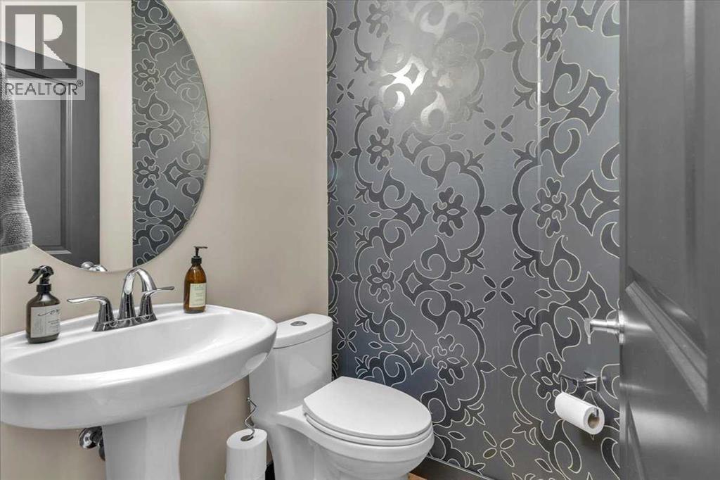 Single Family House for Sale in  Valley Pointe Way NW Valley Ridge Calgary 