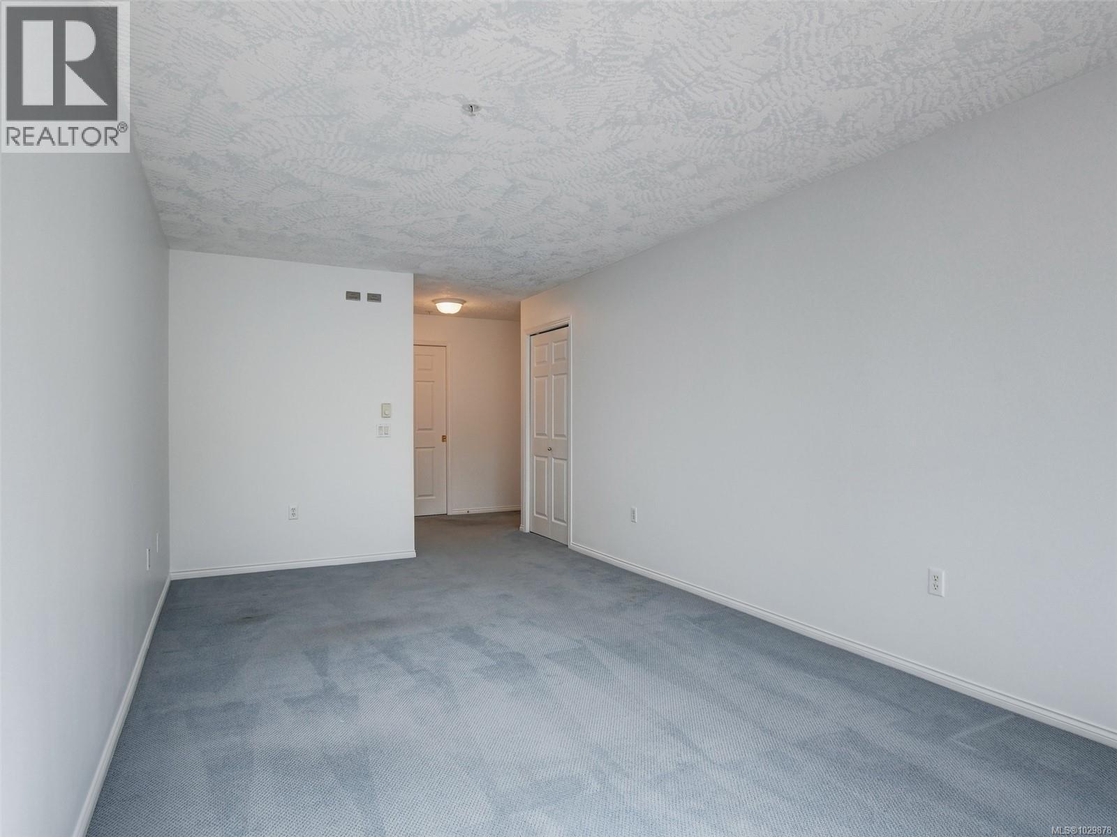#202 1485 Garnet Rd - 18