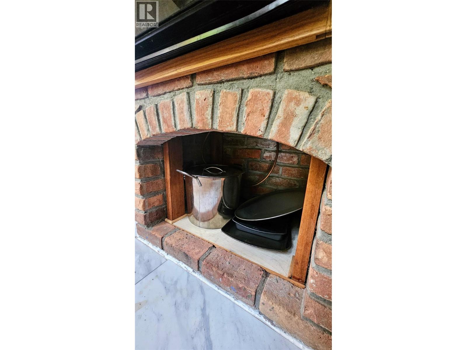 8496 B Procter Road E, Procter