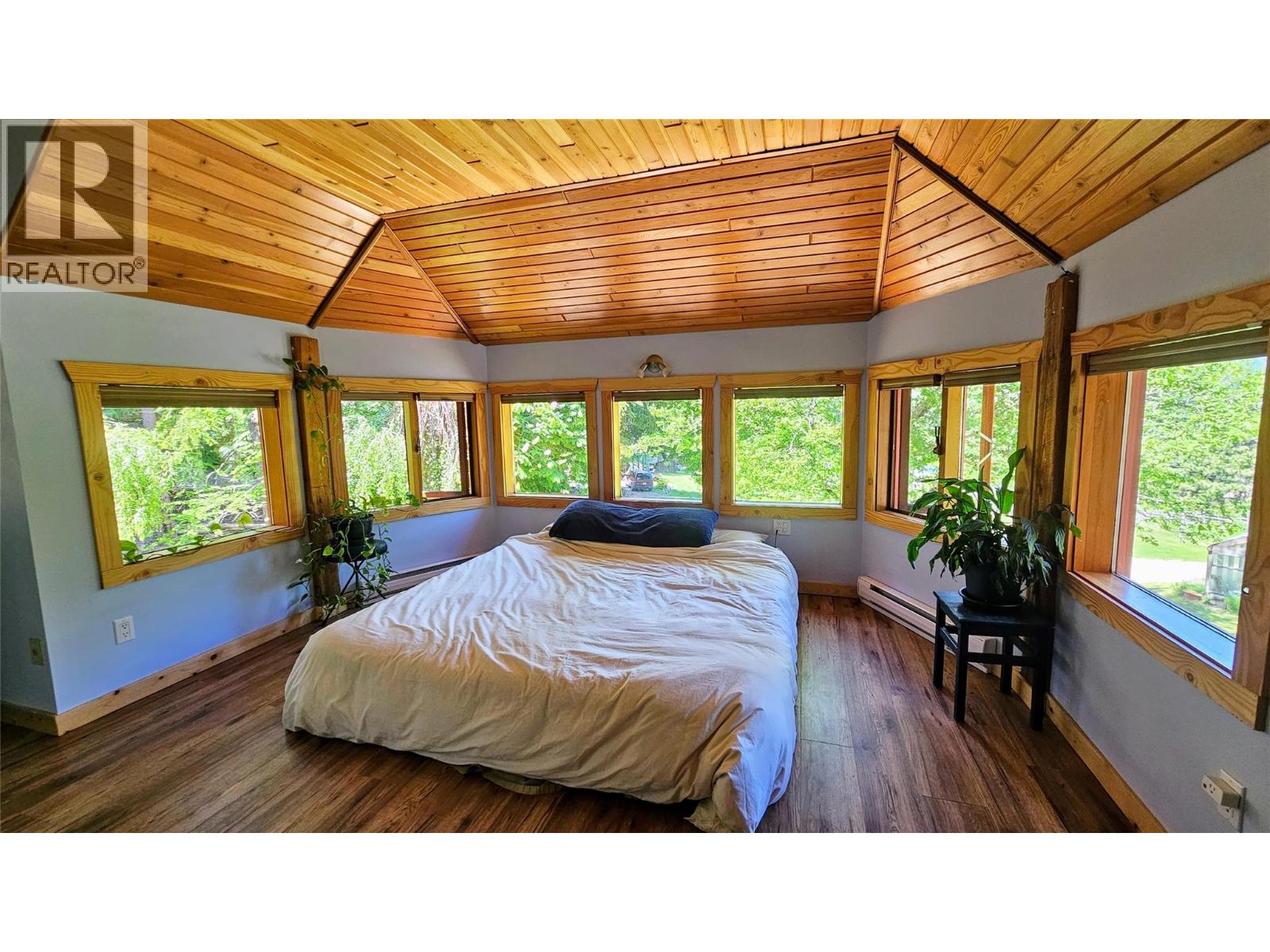 8496 B Procter Road E, Procter