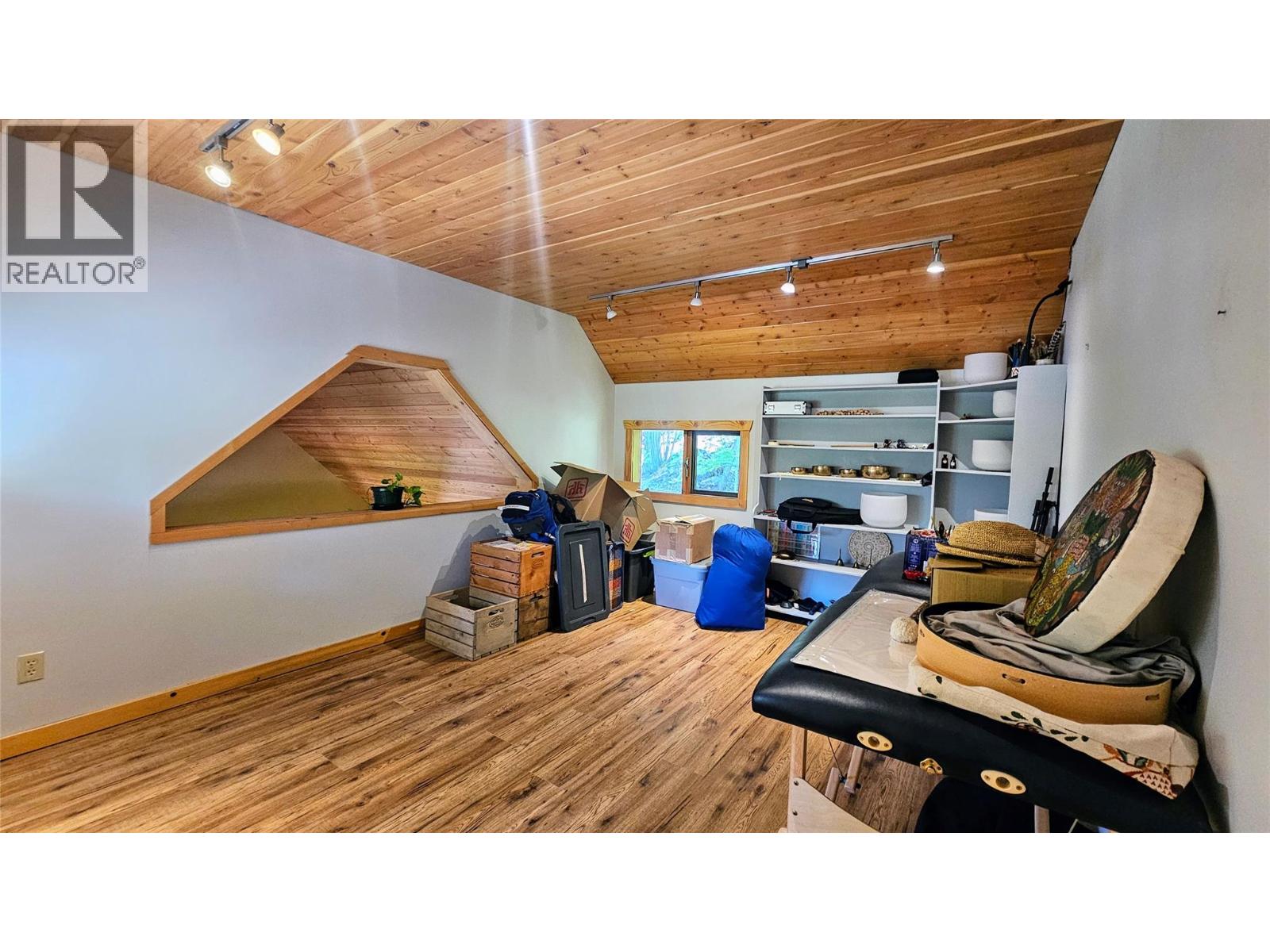 8496 B Procter Road E - 30