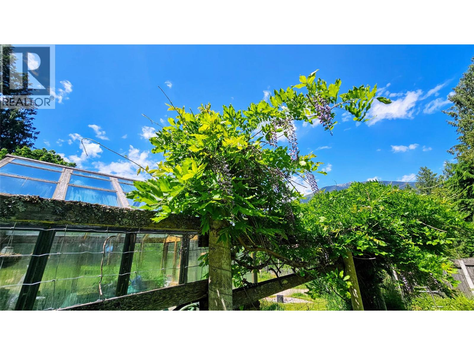 8496 B Procter Road E, Procter