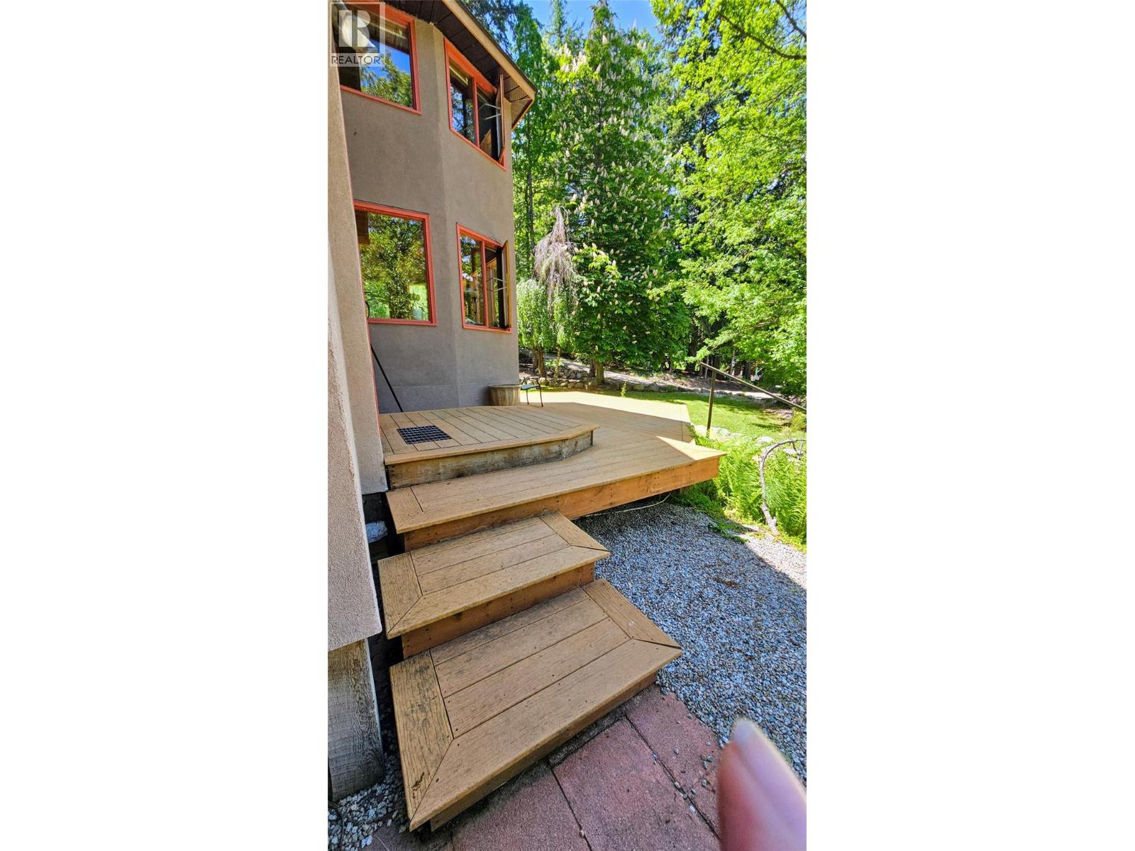 8496 B Procter Road E, Procter