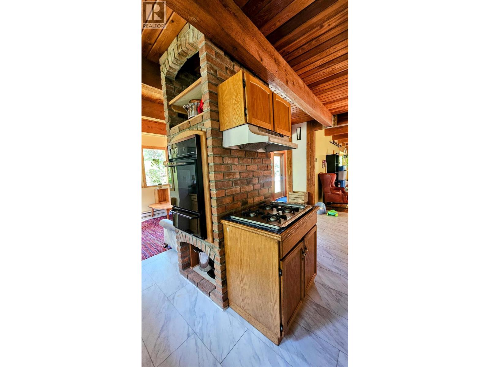 8496 B Procter Road E, Procter