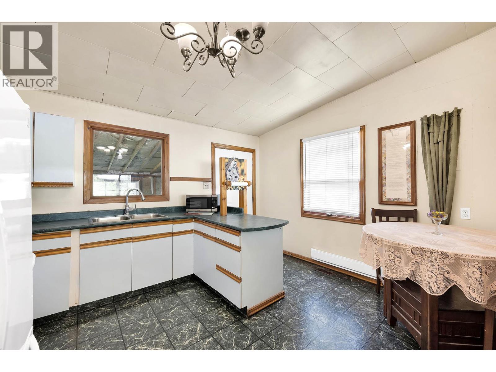  3782 River Drive, Blue River