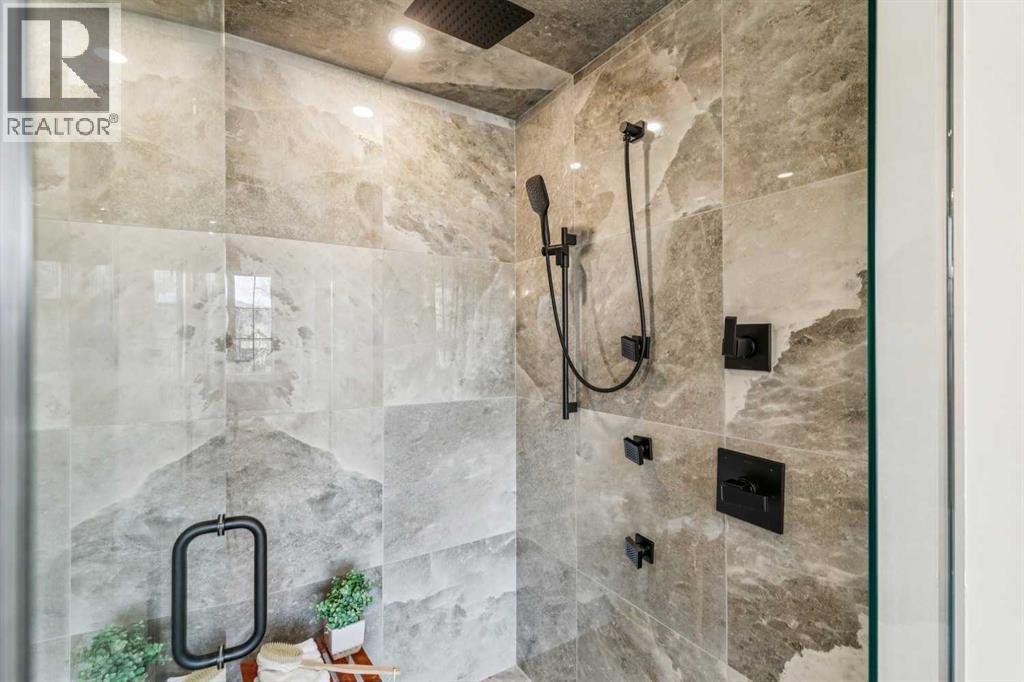 Single Family House for Sale in   Street SW Killarney/Glengarry Calgary 