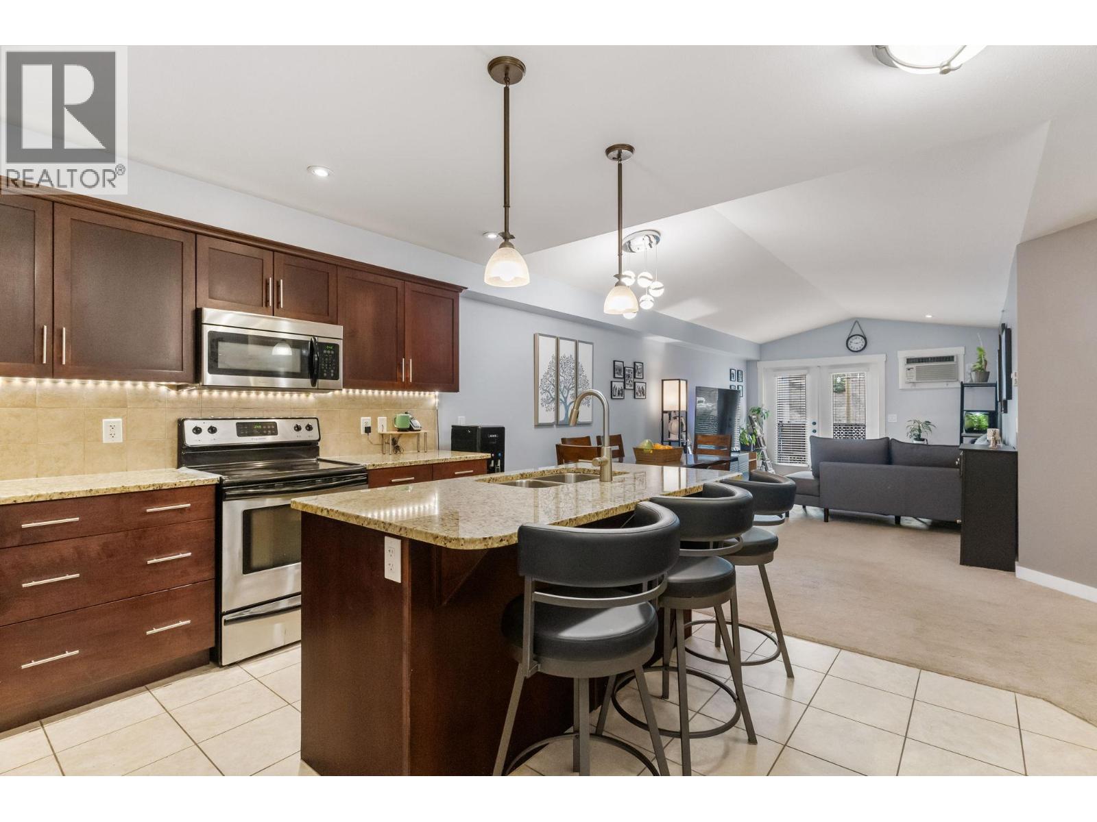 10529 Powley Court Unit# 305, Lake Country