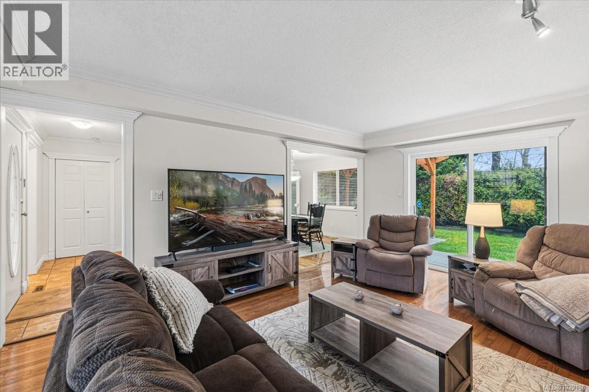 5574 GARIBALDI DR - Image 3
