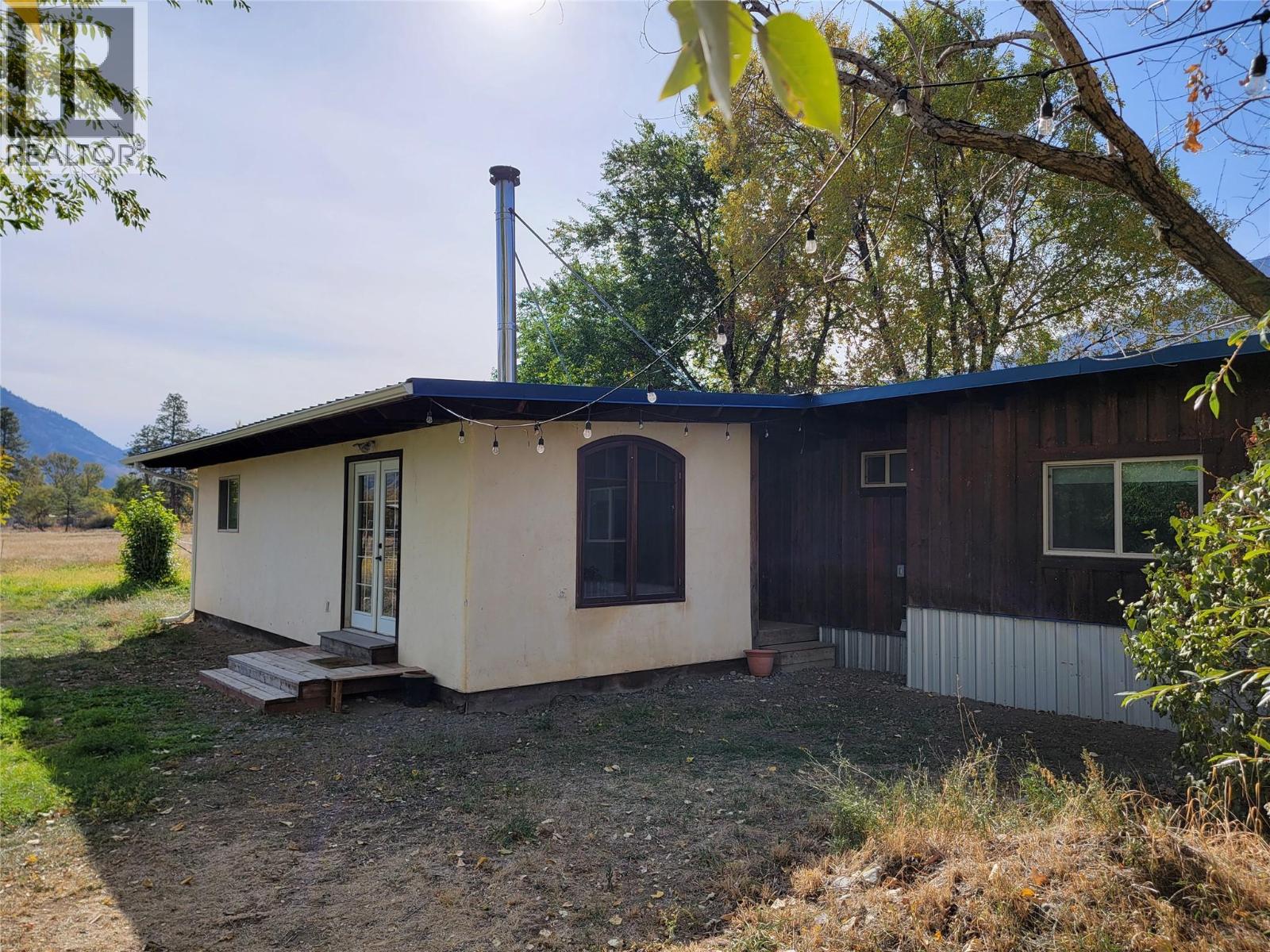 360 VLA Road, Cawston