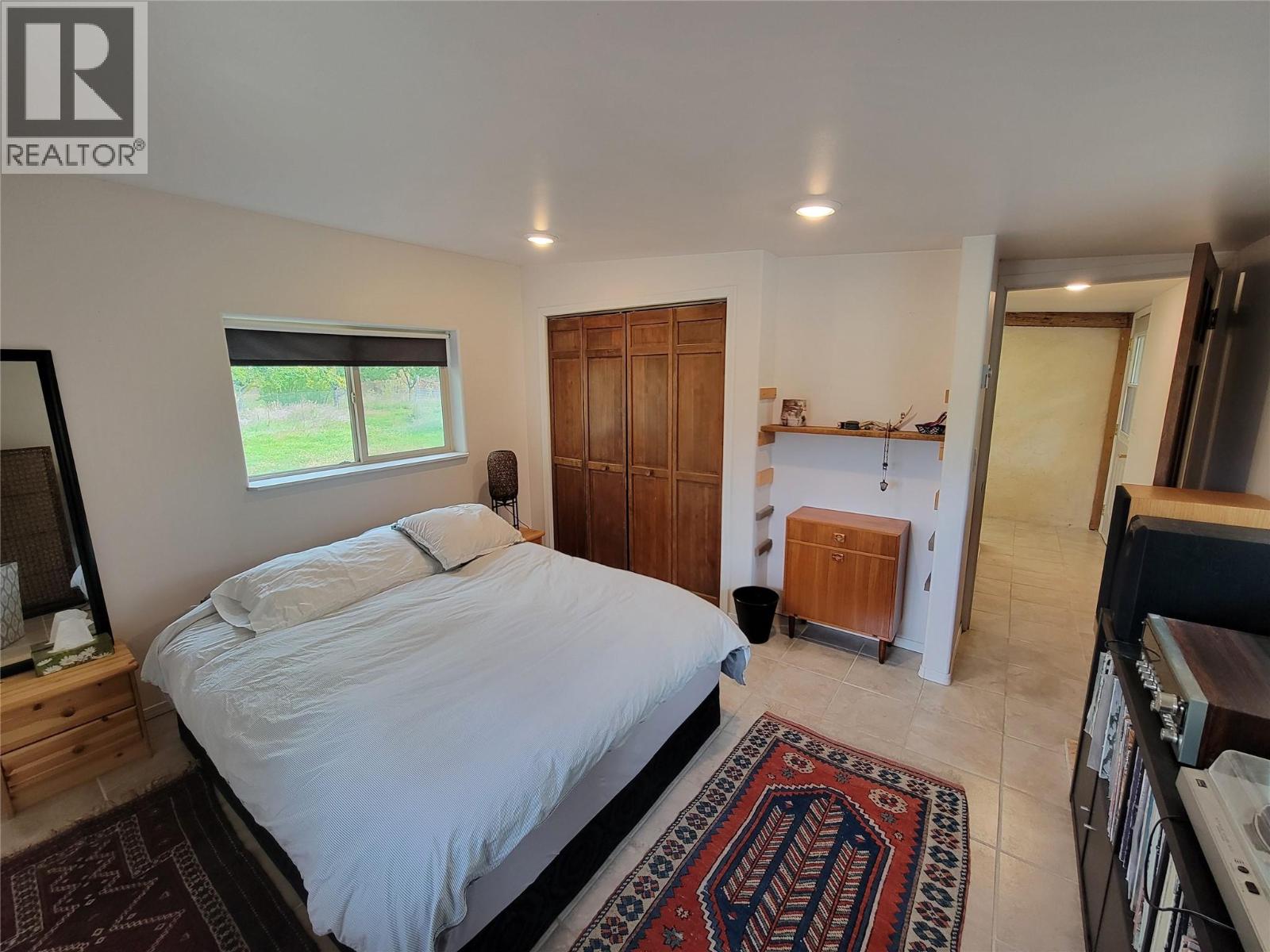 360 VLA Road, Cawston