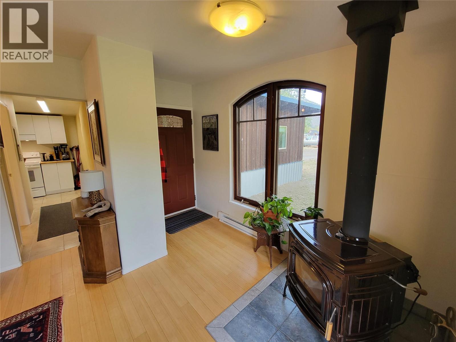 360 VLA Road, Cawston