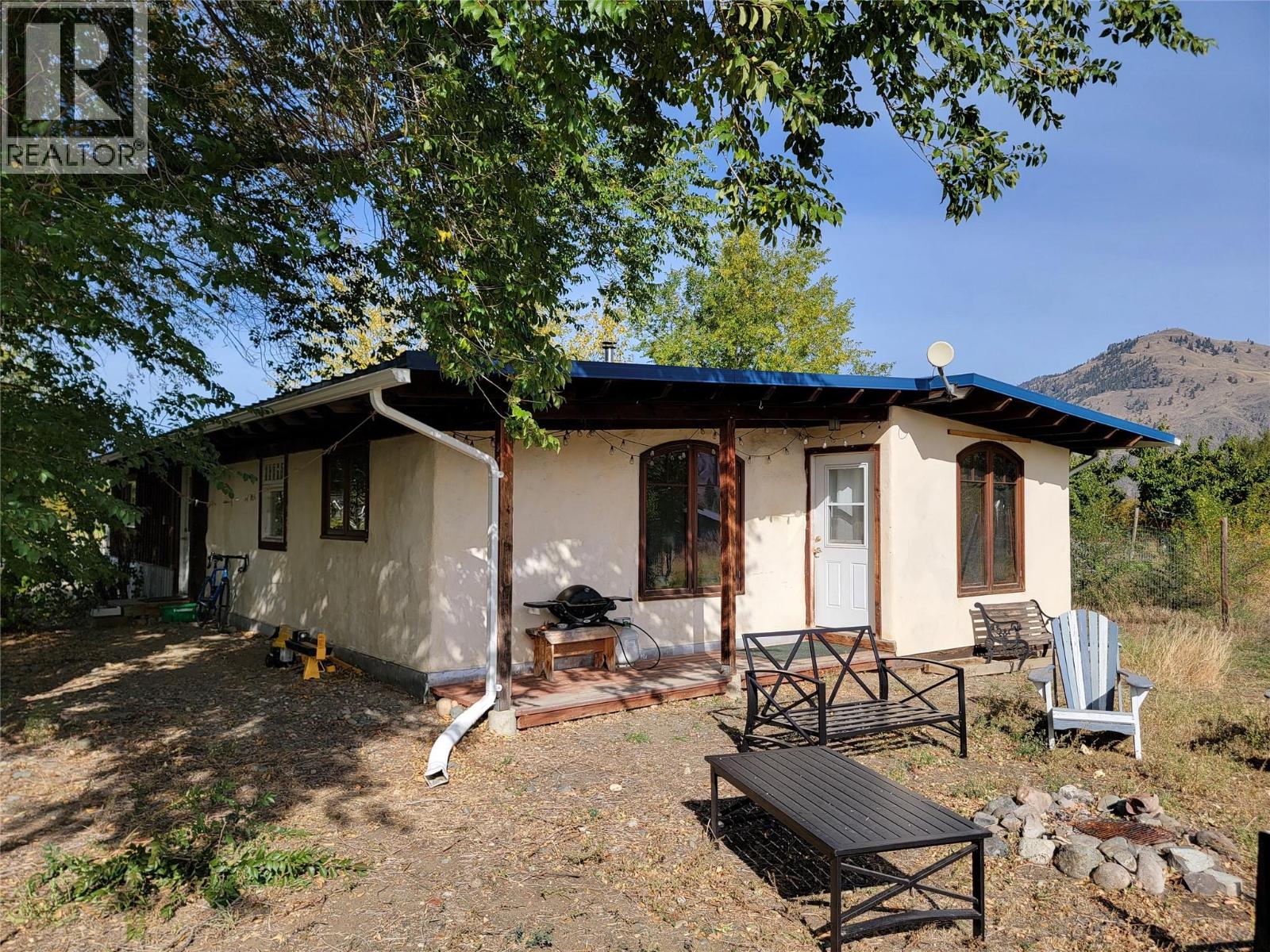 360 VLA Road, Cawston