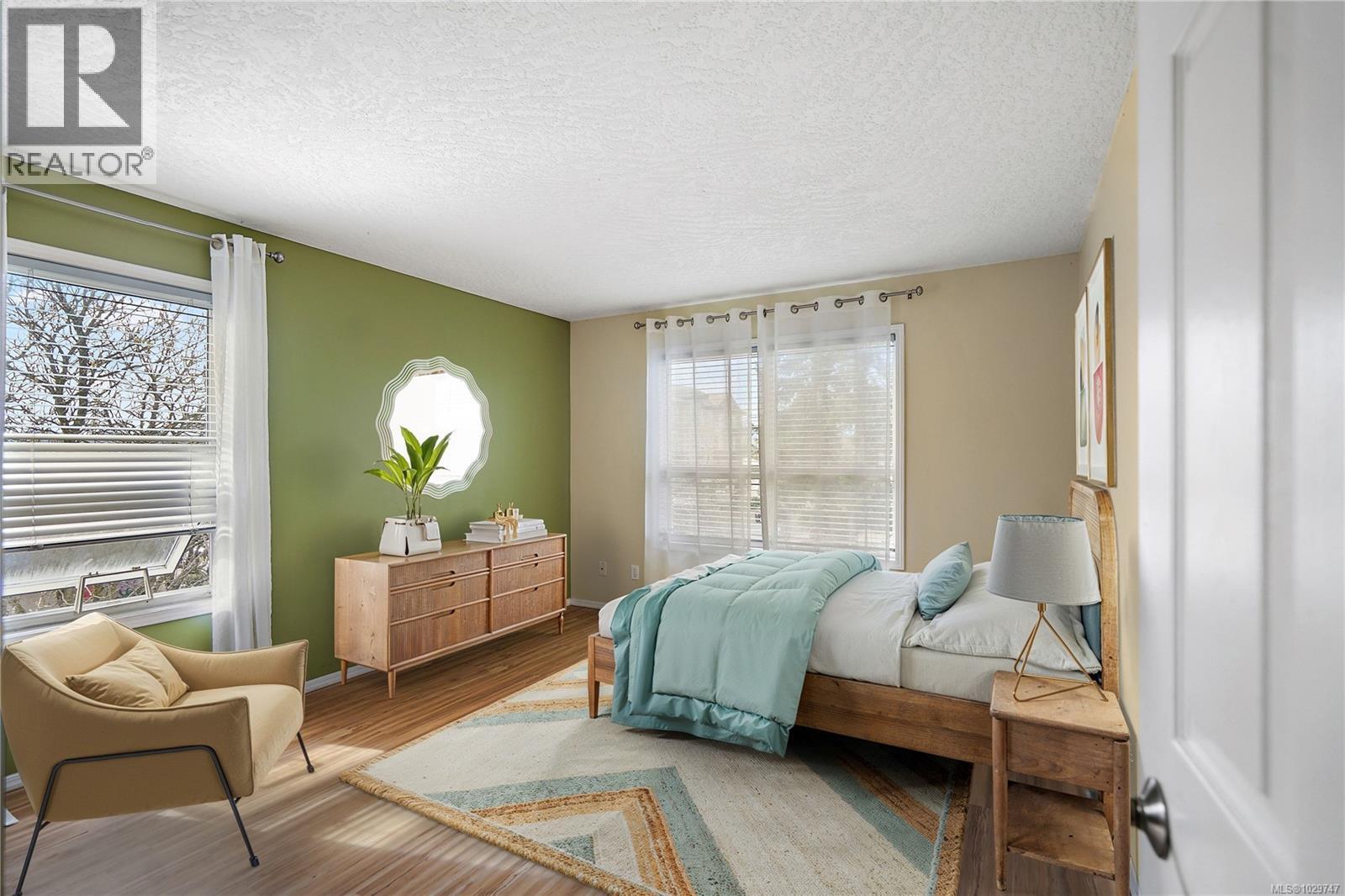 305 9861 Fifth Street, Sidney