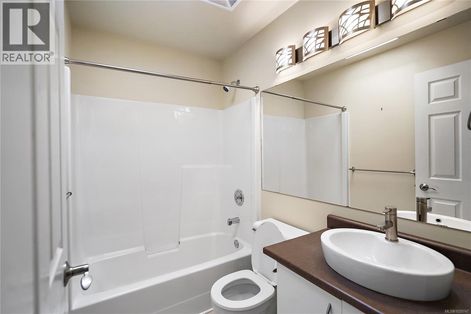 305 9861 Fifth Street, Sidney