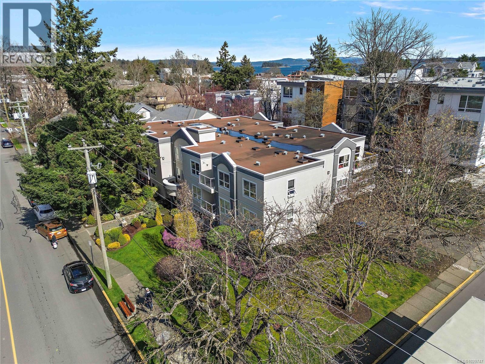 305 9861 Fifth Street, Sidney