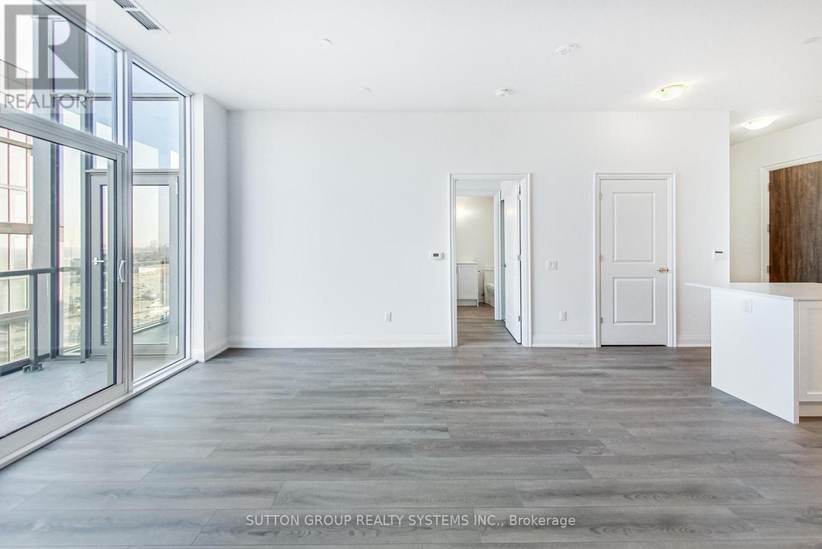 #1704 10 GATINEAU DRIVE - 16