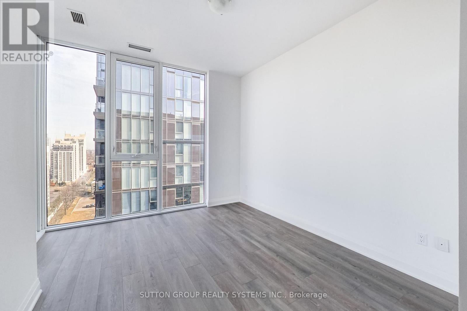 #1704 10 GATINEAU DRIVE - 20