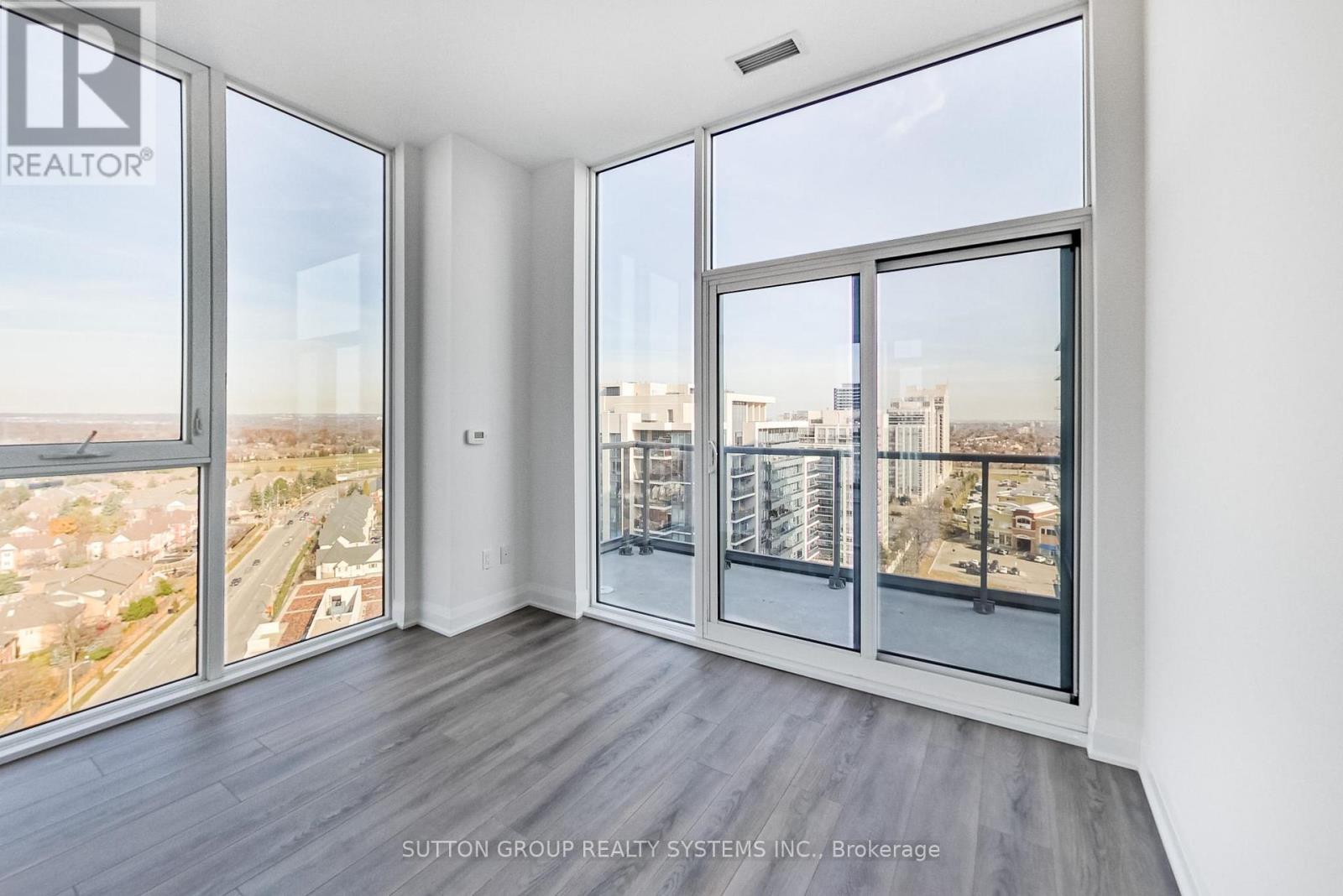 #1704 10 GATINEAU DRIVE - 23