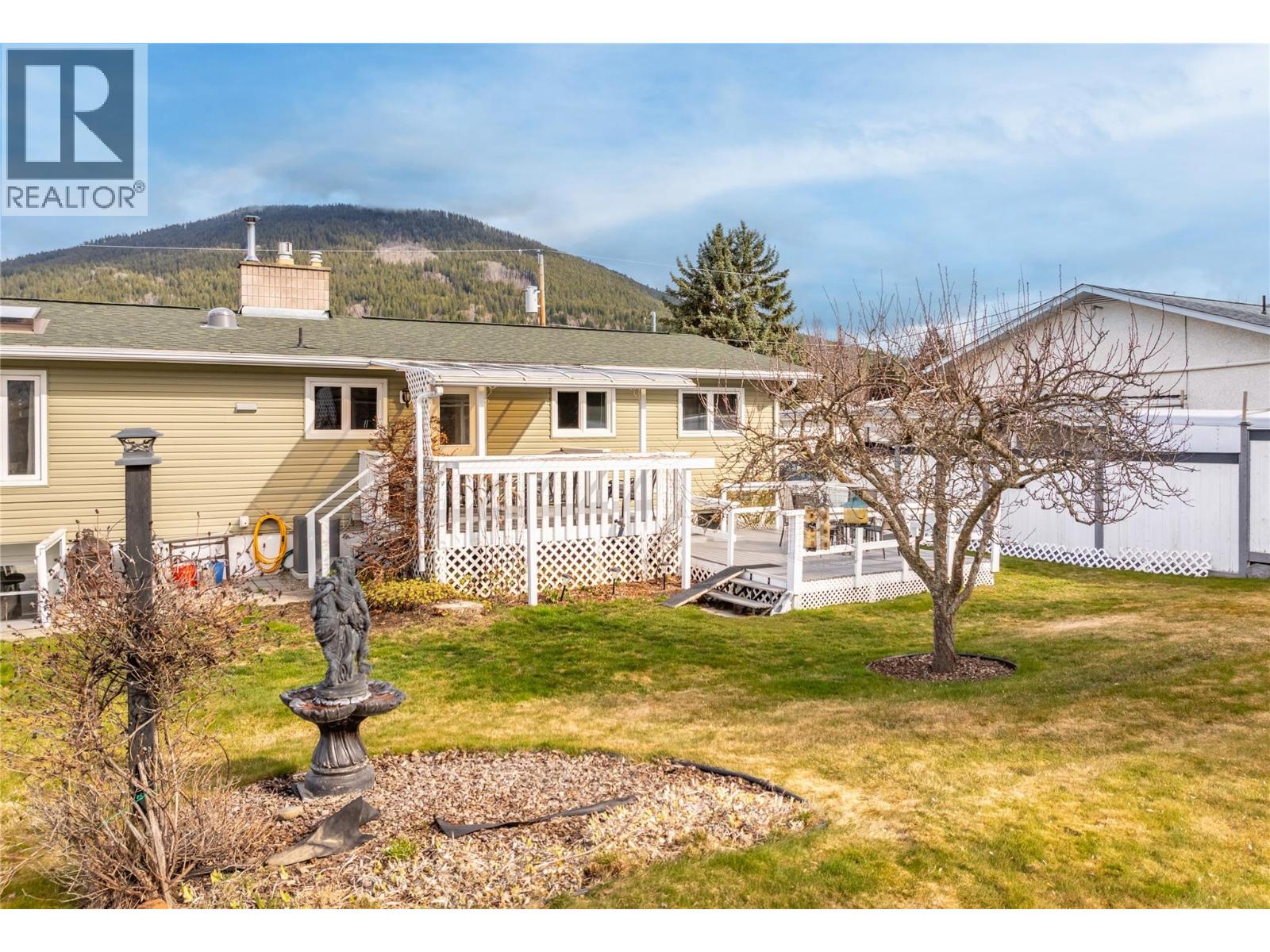 2323 BIRCH STREET - 9