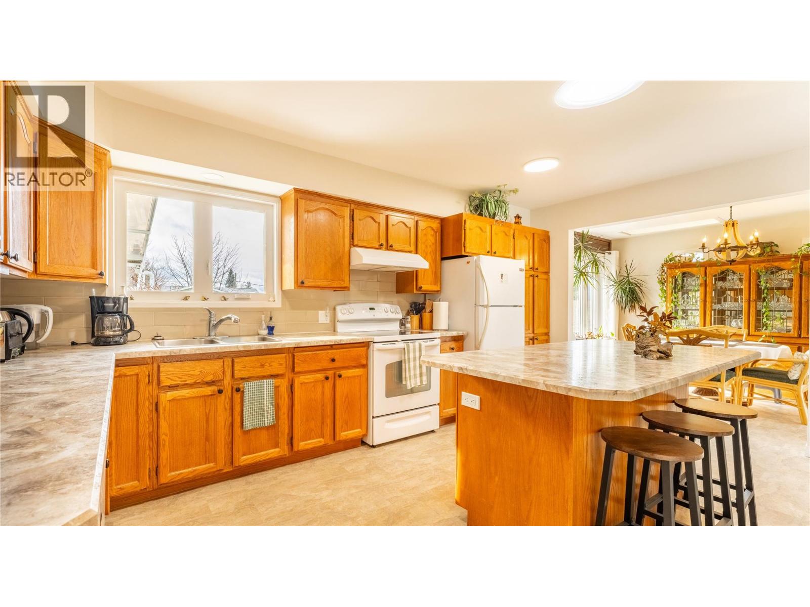 2323 BIRCH STREET - 17