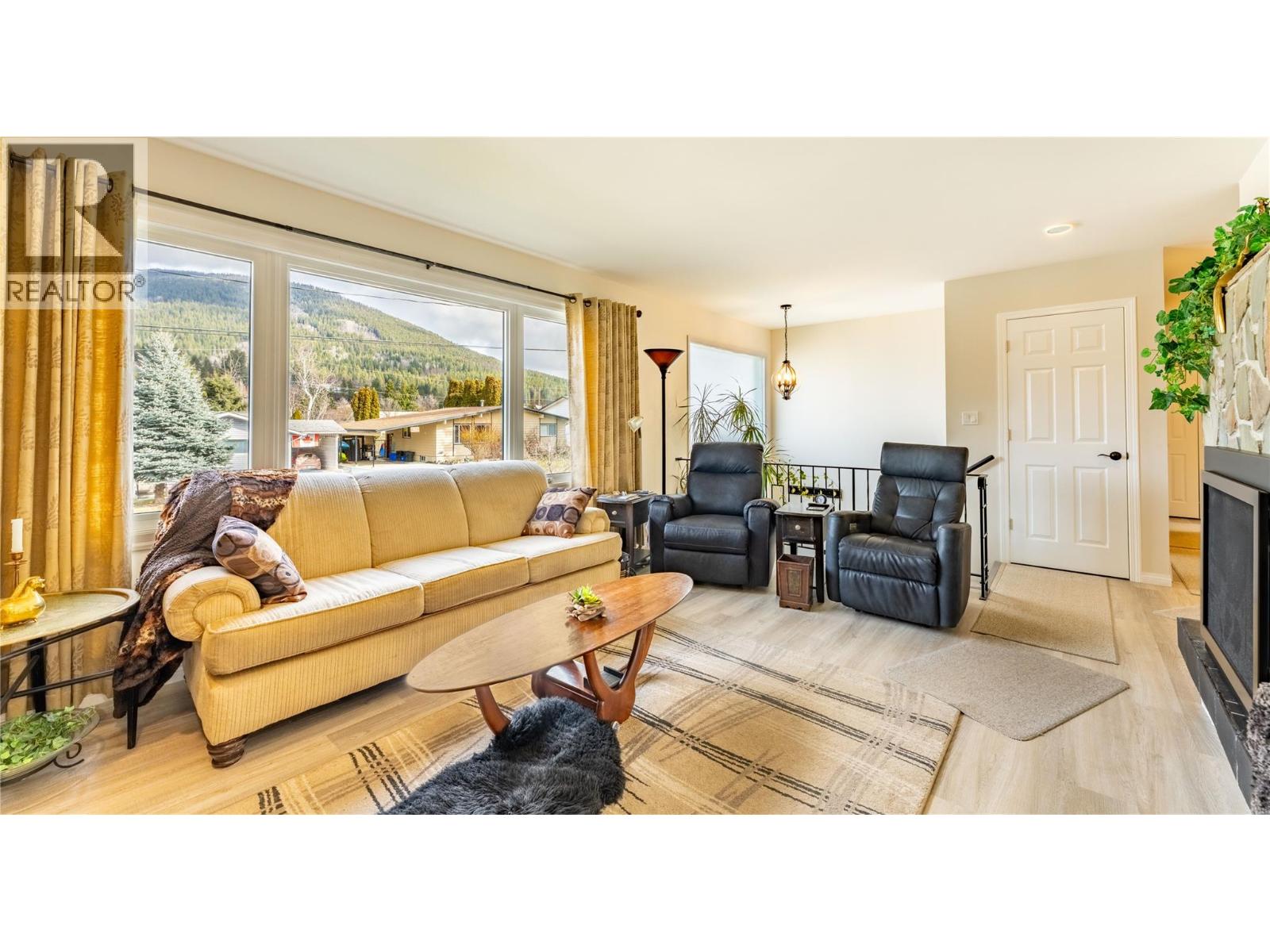 2323 BIRCH STREET - 22