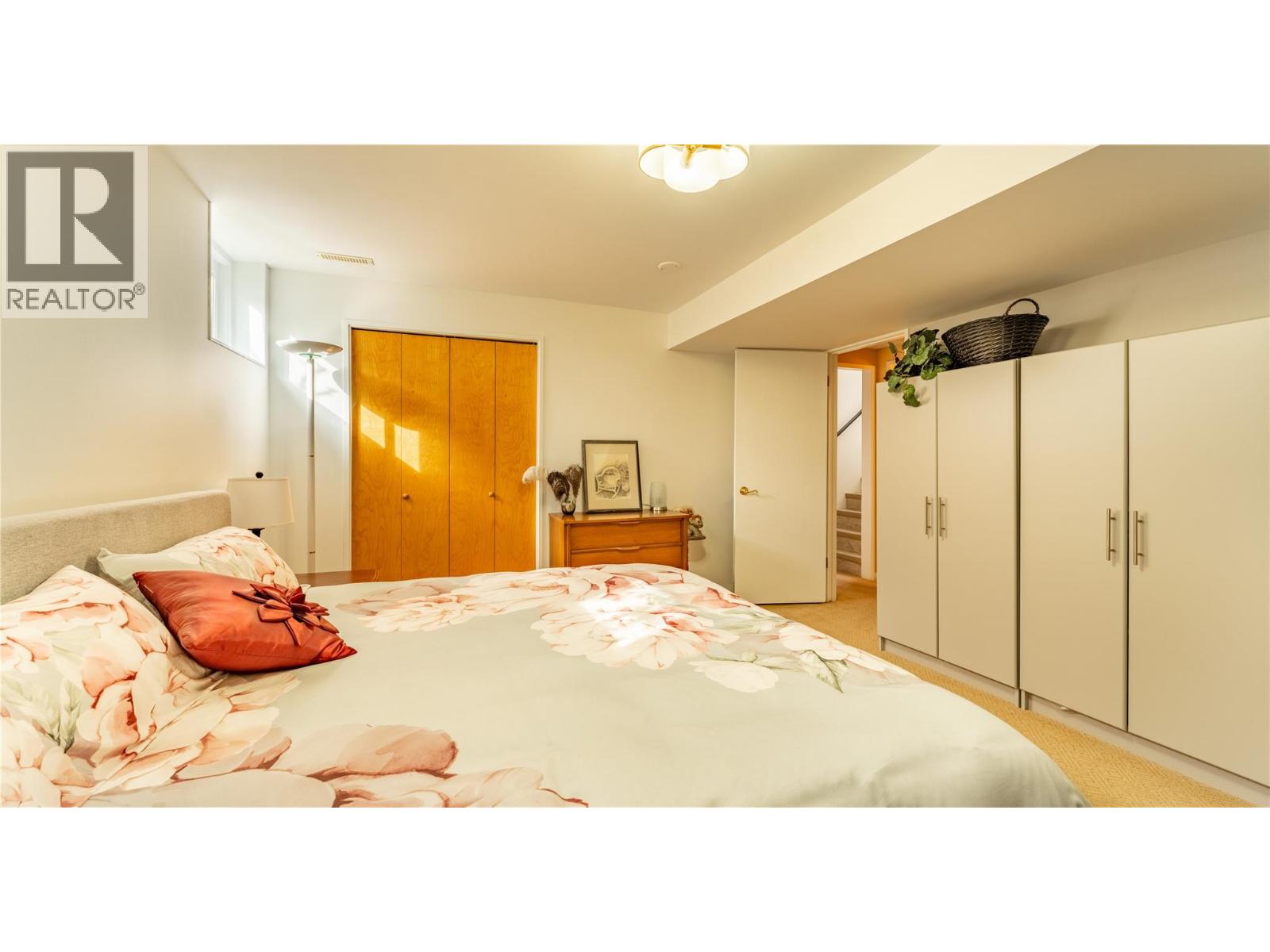 2323 BIRCH STREET - 35