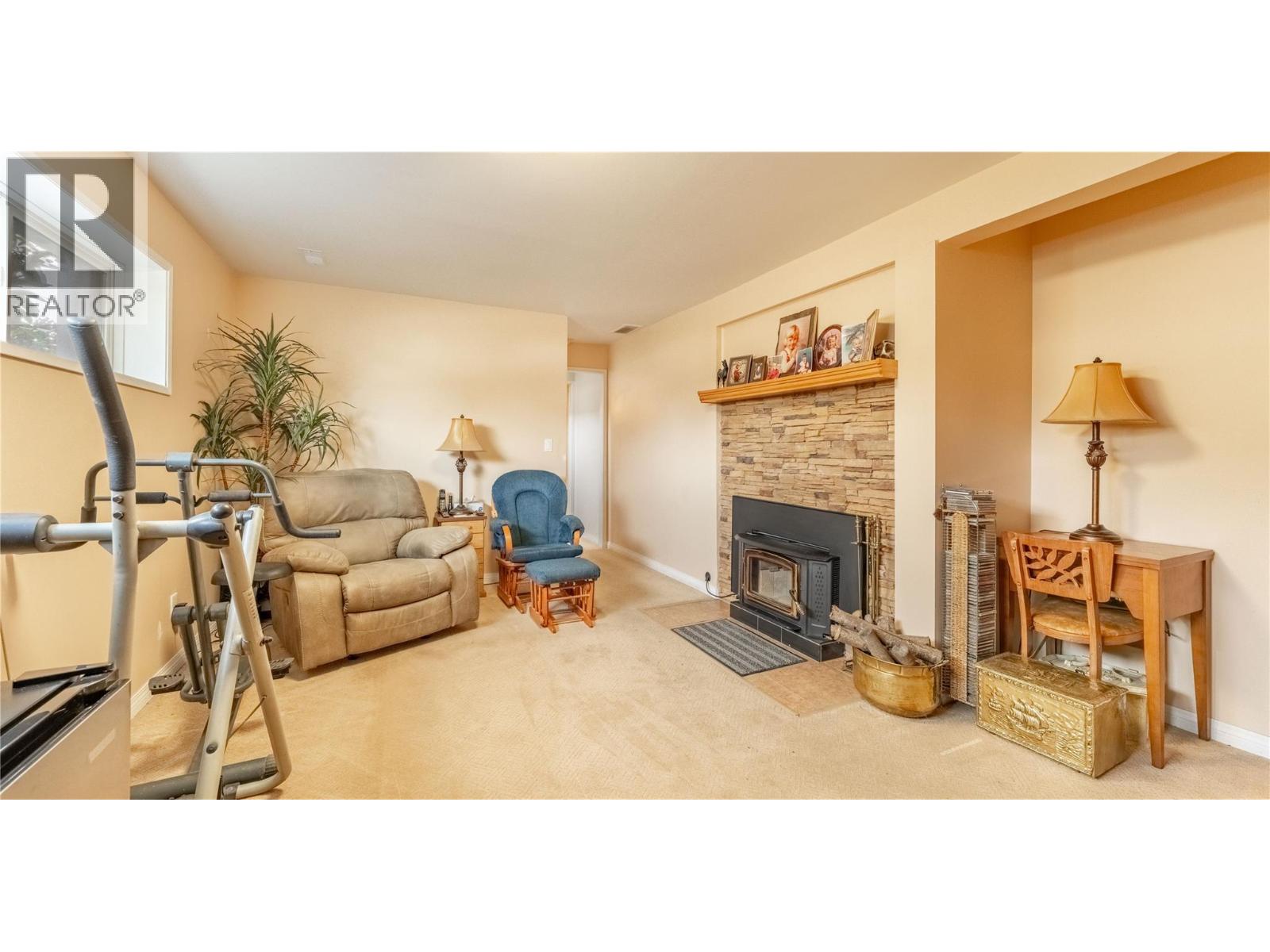 2323 BIRCH STREET - 38