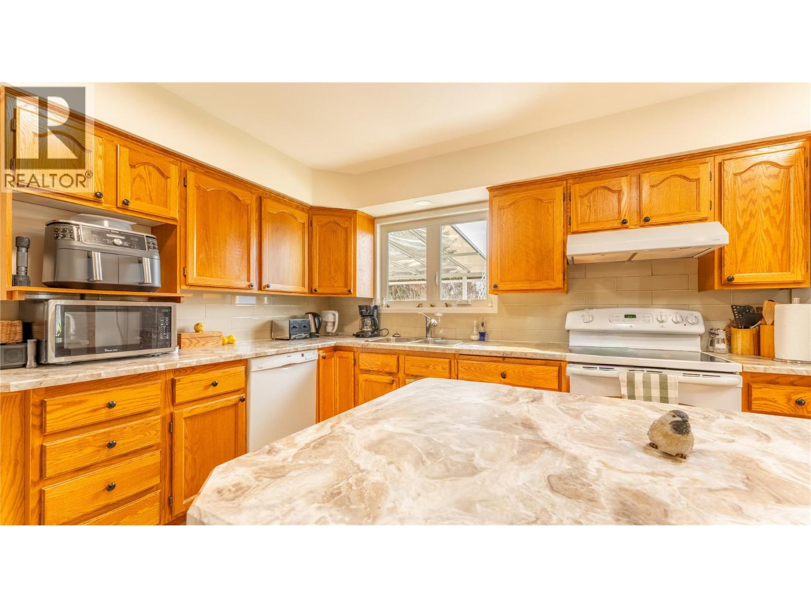 2323 BIRCH STREET - 15