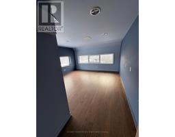 23 Bolton Avenue, Newmarket, ON L3Y2X3 Photo 9