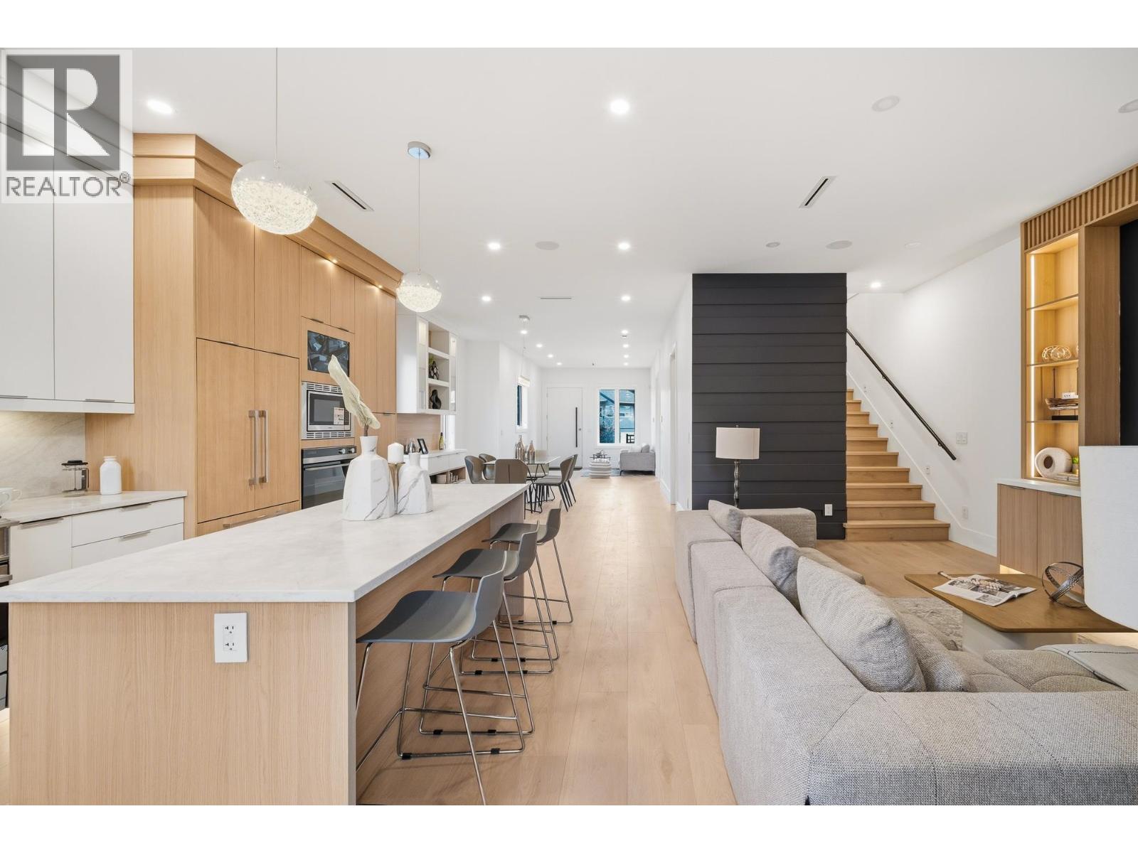 1 6139 ASHWORTH AVENUE, Burnaby