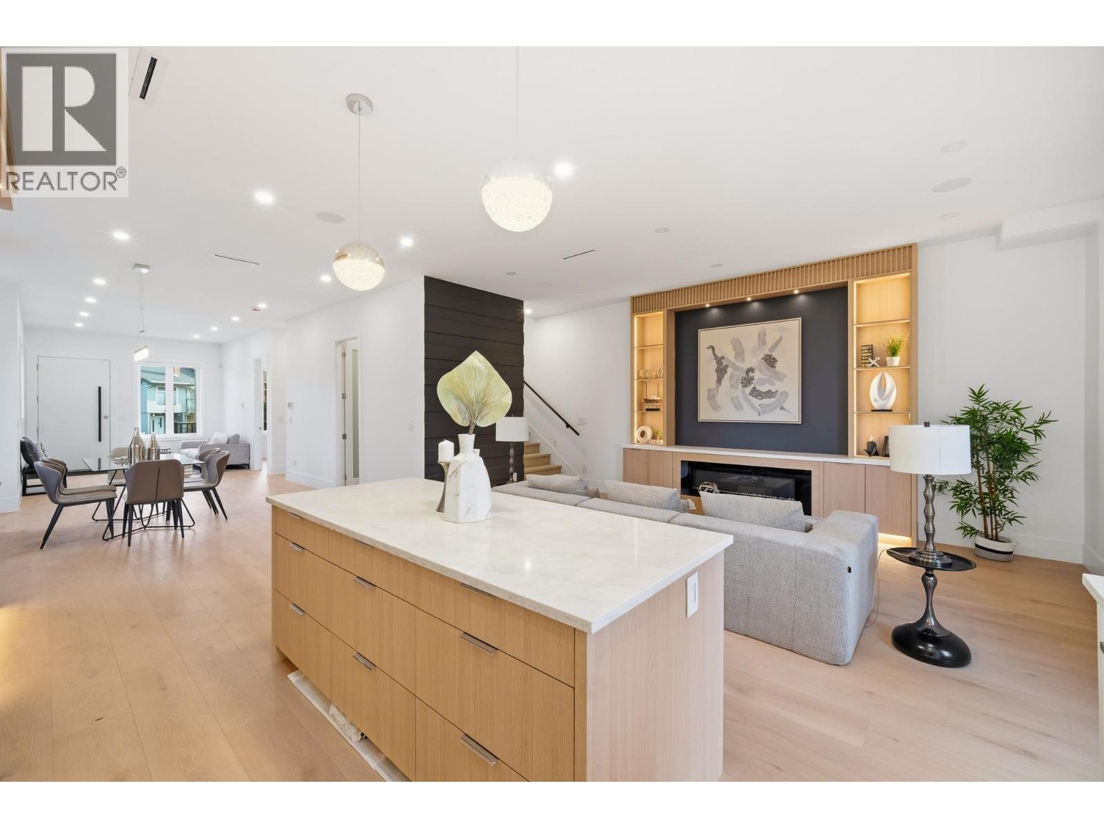 1 6139 ASHWORTH AVENUE, Burnaby