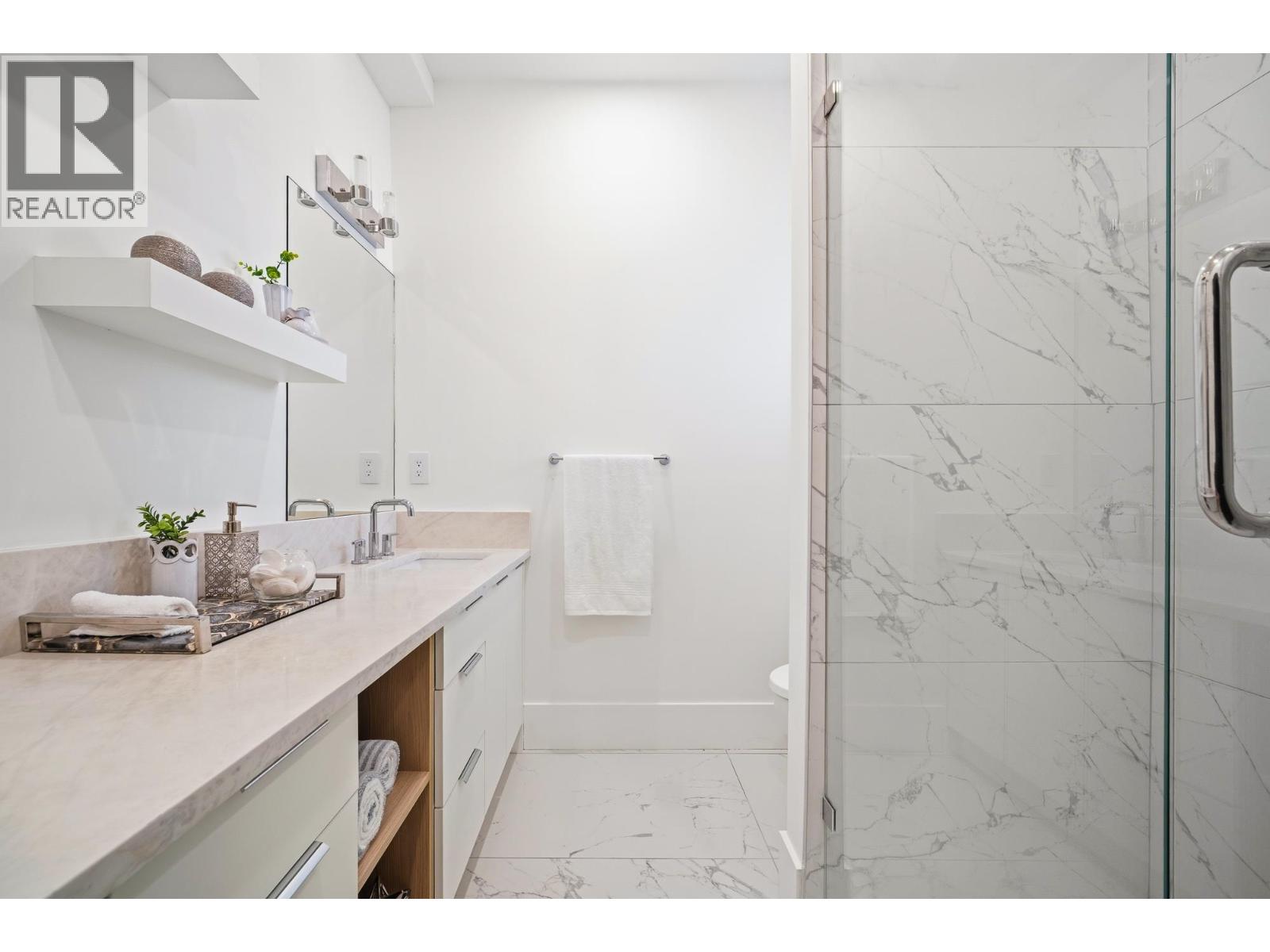 1 6139 ASHWORTH AVENUE, Burnaby