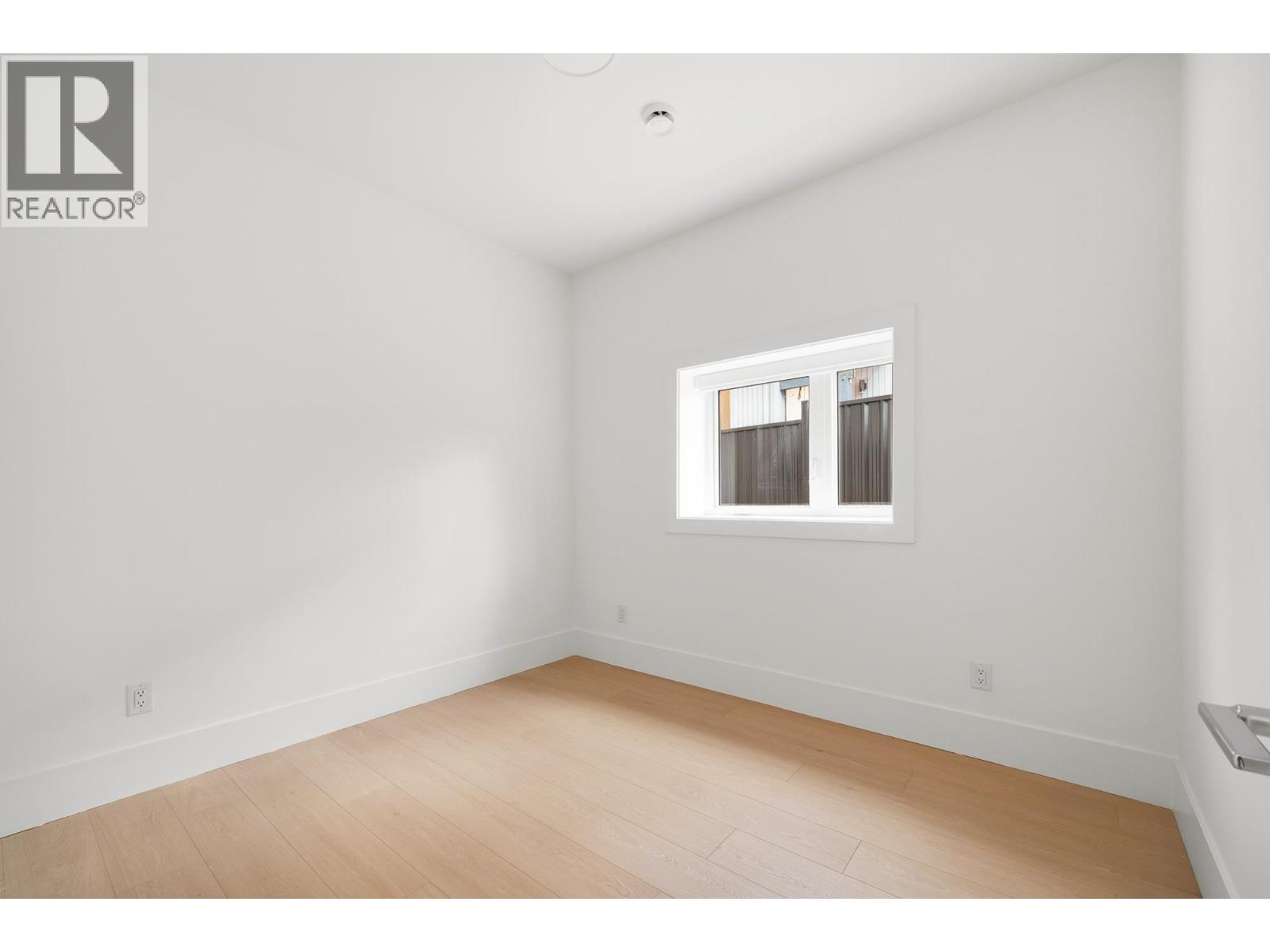 1 6139 ASHWORTH AVENUE, Burnaby