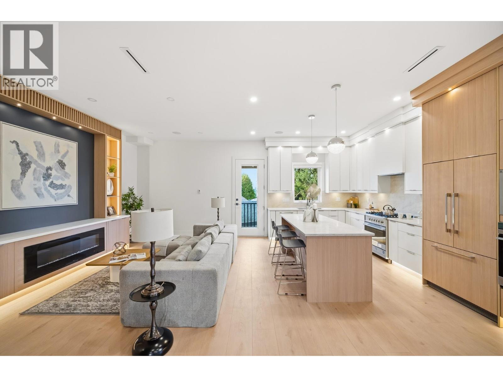 1 6139 ASHWORTH AVENUE, Burnaby