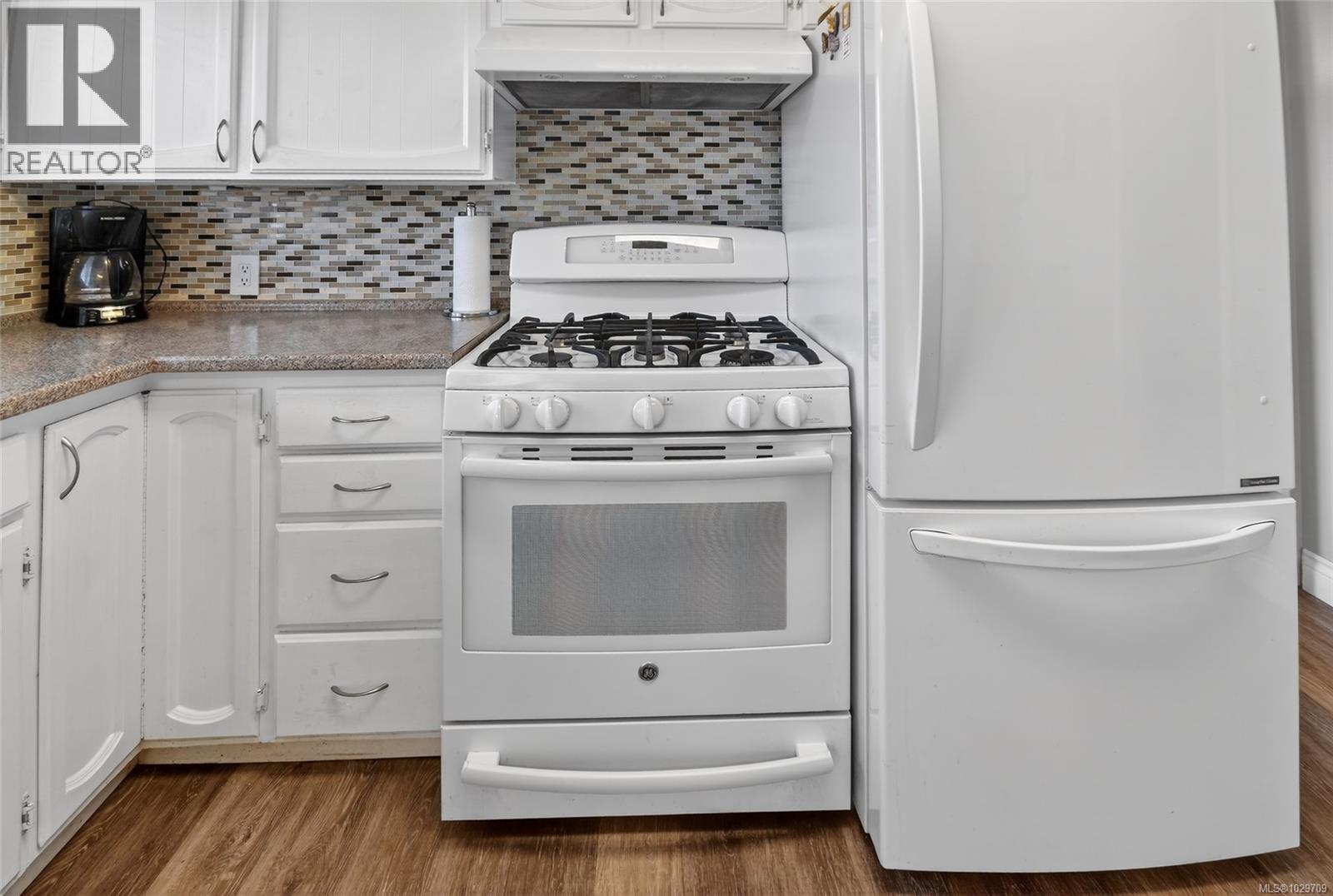 750 NORTHUMBERLAND AVE - 12