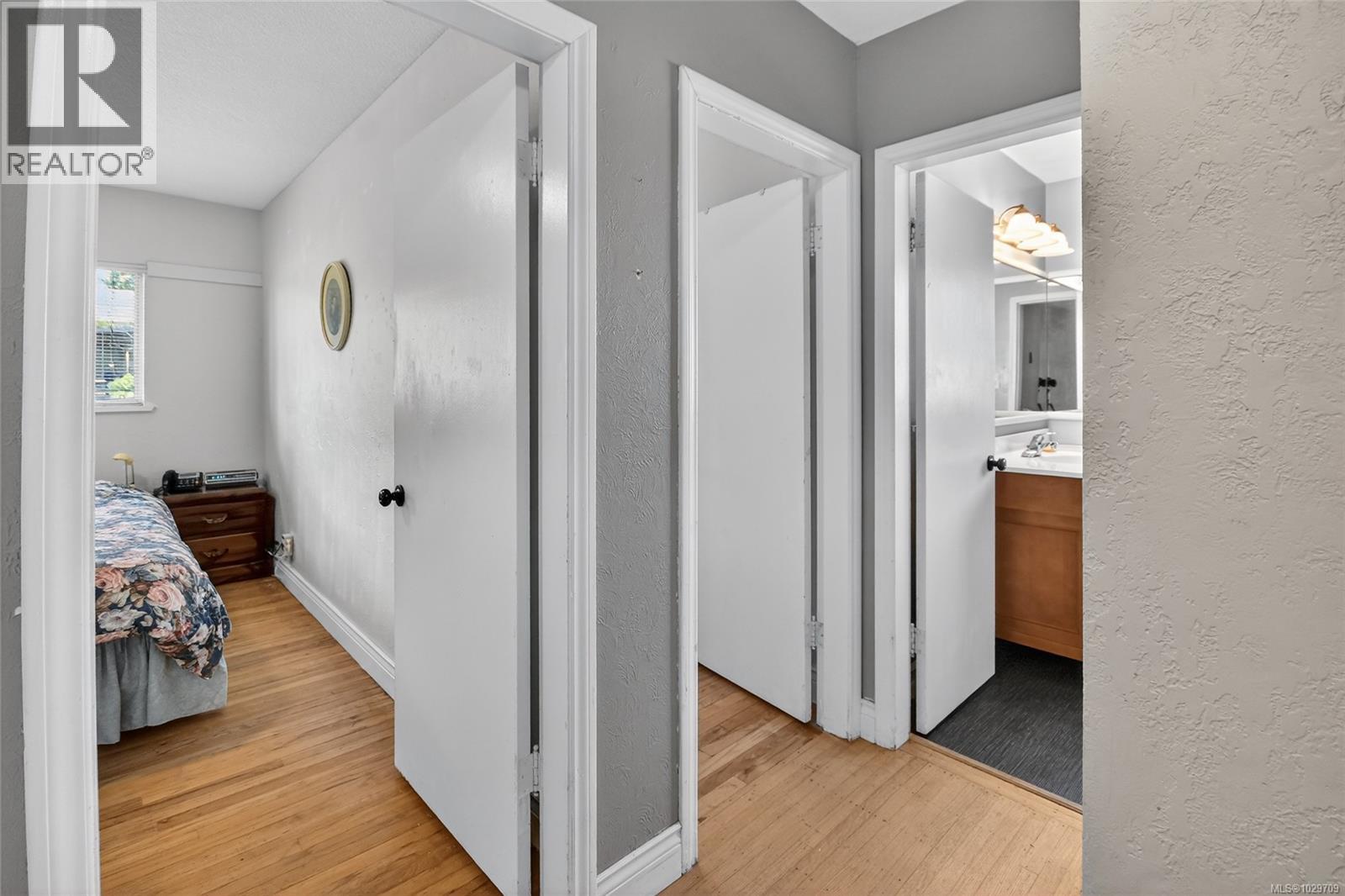 750 NORTHUMBERLAND AVE - 17