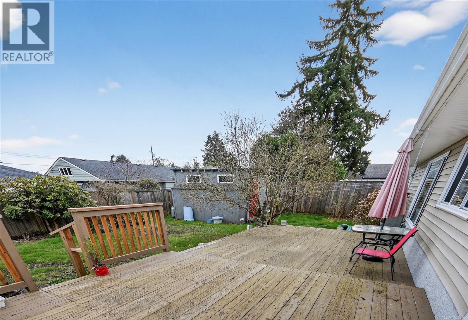 750 NORTHUMBERLAND AVE - 22