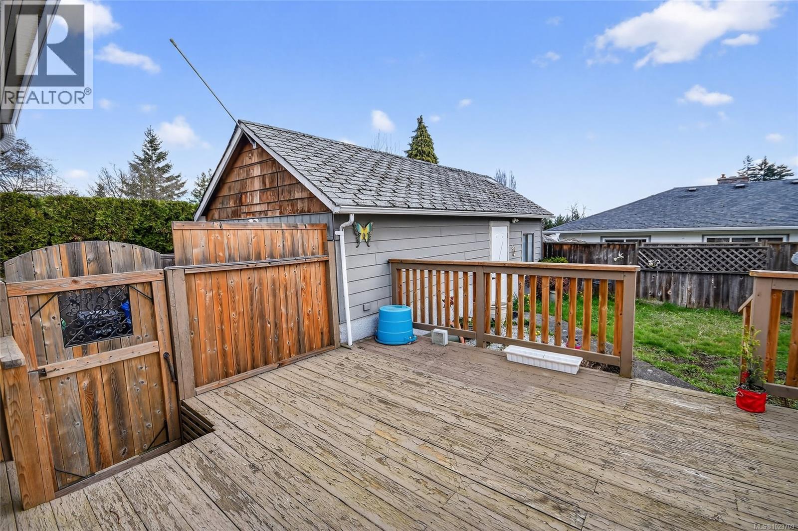 750 NORTHUMBERLAND AVE - 23