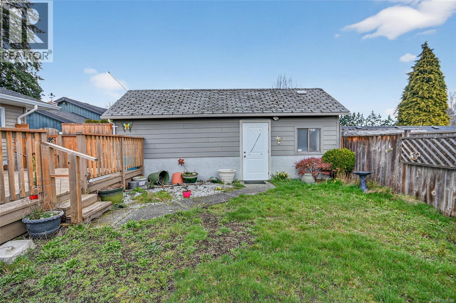 750 NORTHUMBERLAND AVE - 24