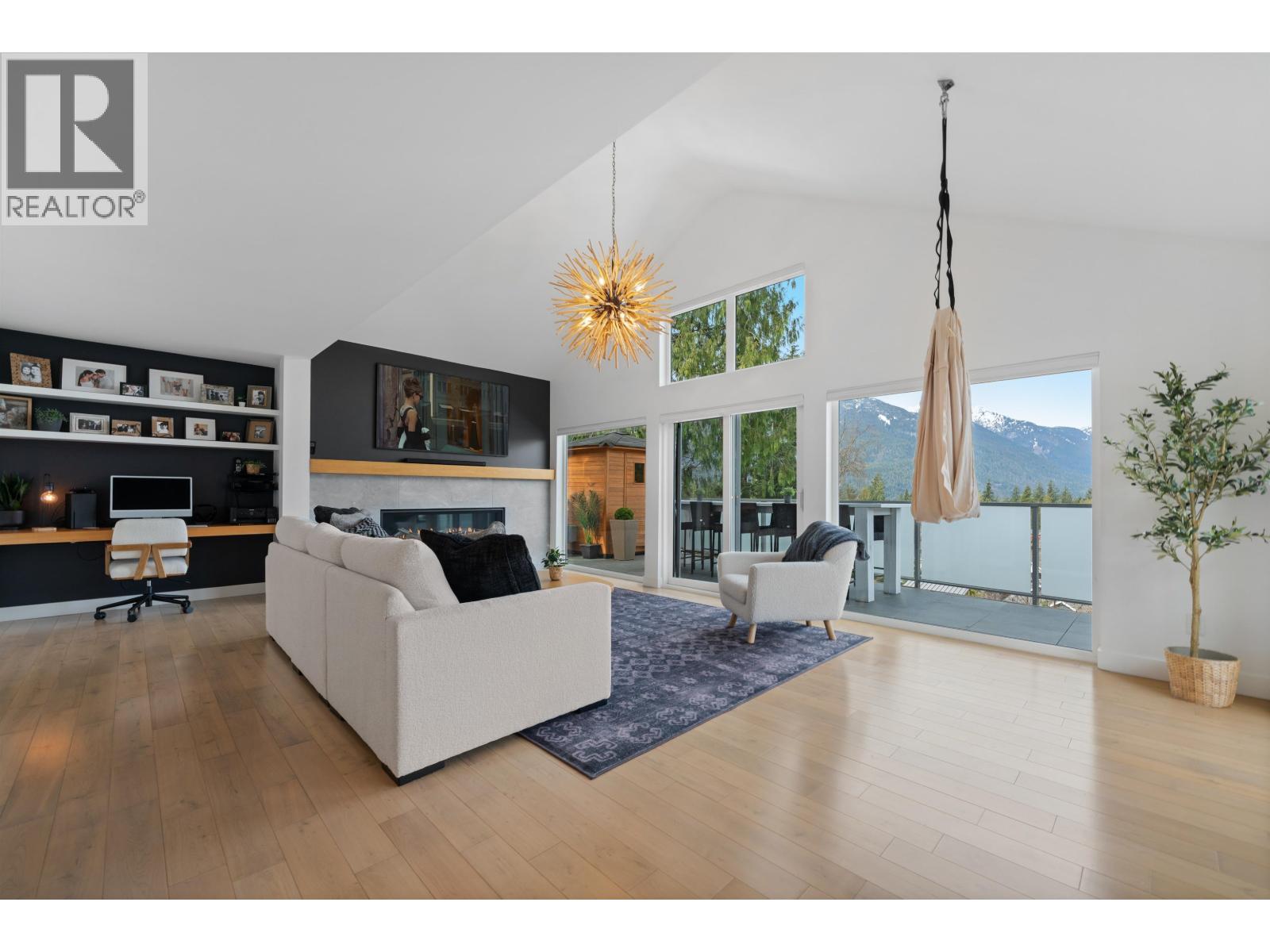 2309 GREENWOOD WAY, Squamish