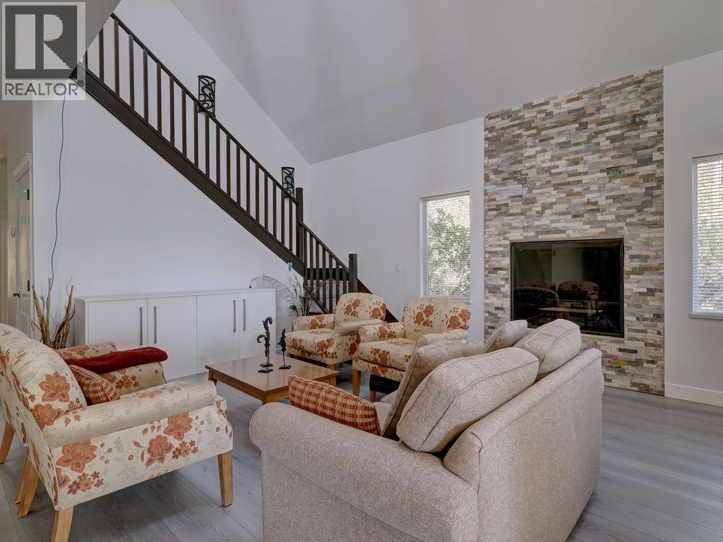 5628 MEDUSA PLACE, Sechelt