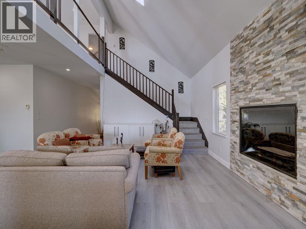 5628 MEDUSA PLACE, Sechelt