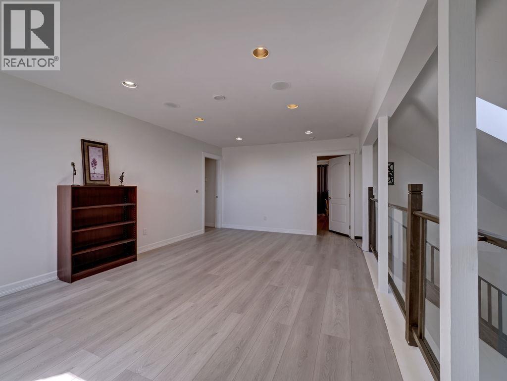 5628 MEDUSA PLACE, Sechelt