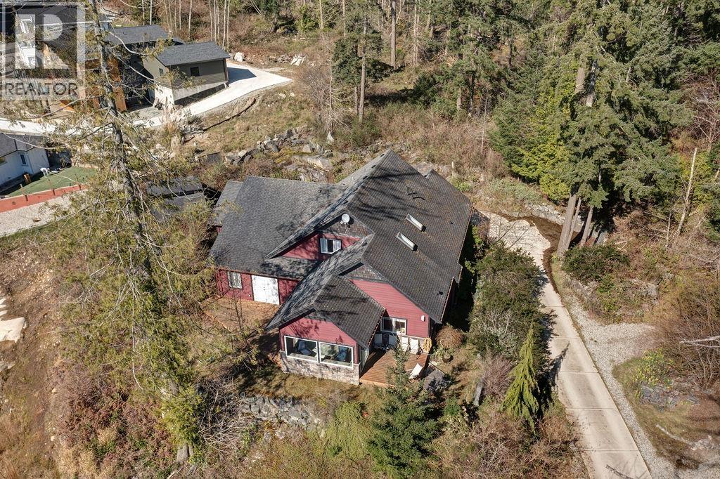5628 MEDUSA PLACE, Sechelt