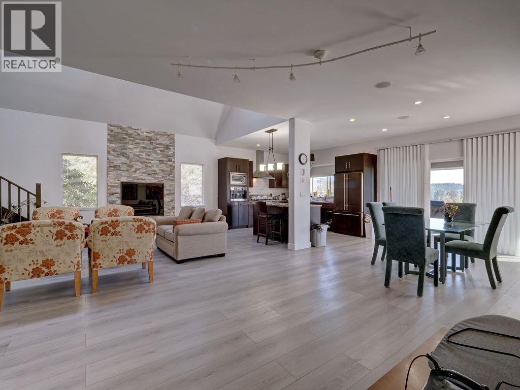 5628 MEDUSA PLACE, Sechelt