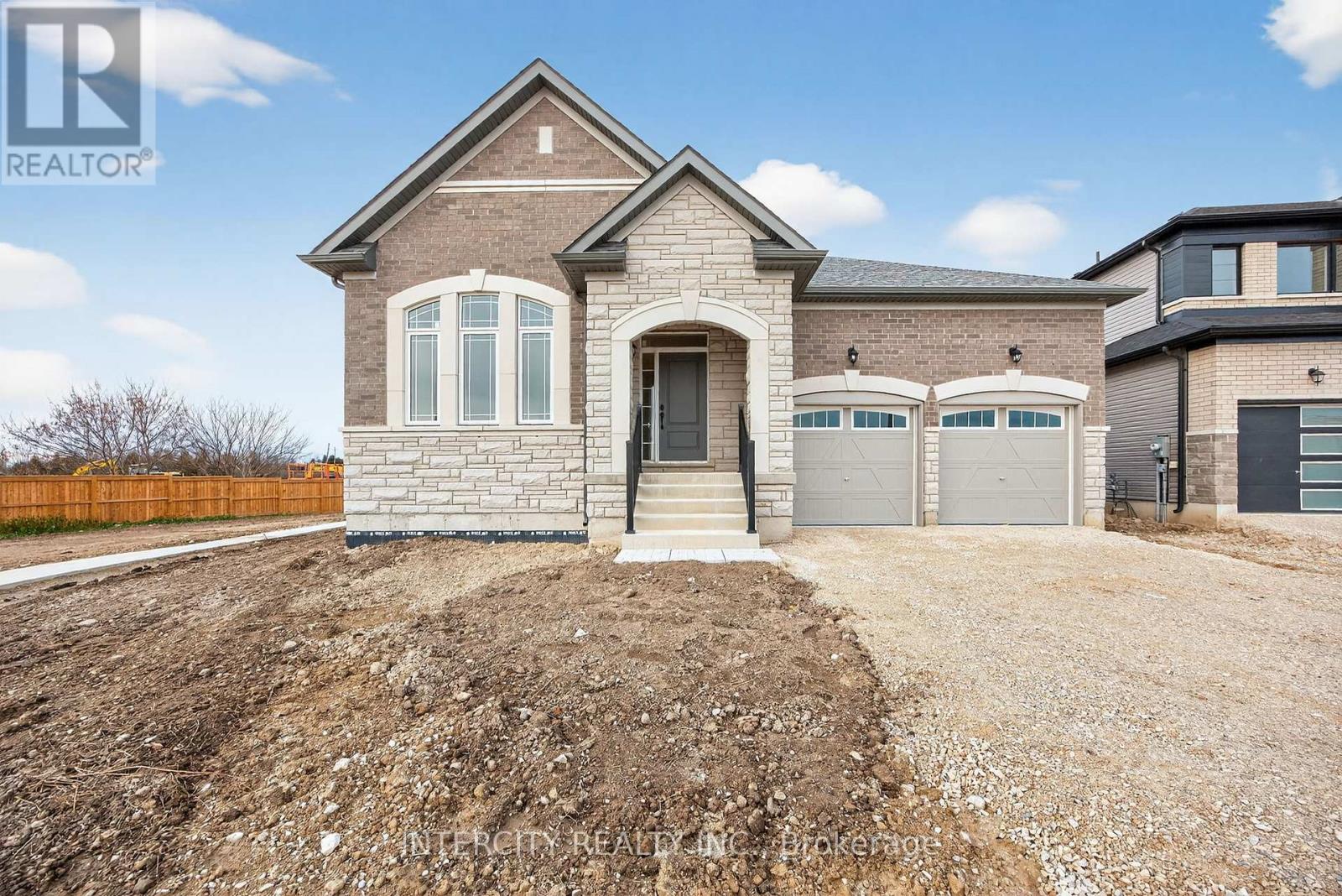 38 LEGACY CIRCLE - 1