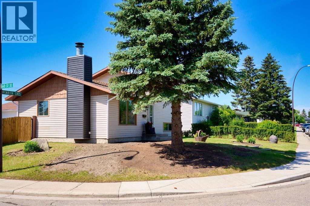 Single Family House 3 Level for Sale in  Penrith Crescent SE Penbrooke Meadows Calgary 
